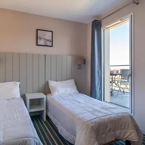 Les Thermes 532 - Vue Avec Piscine Partagee , Concarneau France